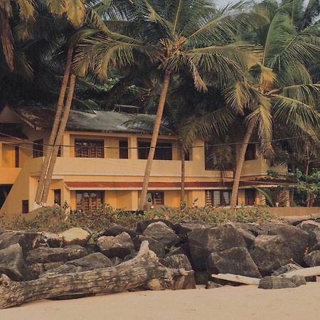 Kizhunna Rock Beach House Каннур Екстер'єр фото